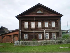 Жилой дом (деревянный с резьбой) (Лукино)