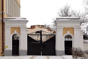 Ограда с воротами (Шуя)
