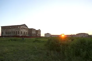 Западный флигель (Куракино)