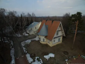 Голландский домик (Юность)