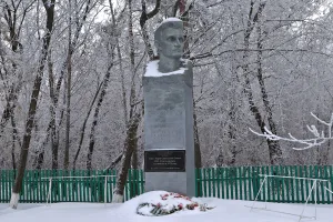 Бюст Героя Советского Союза Ивана Ивановича Стрельникова (Стрельниково)