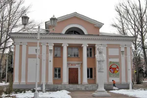 Здание кукольного театра