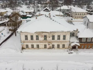 Здание реального училища (Устюжна)