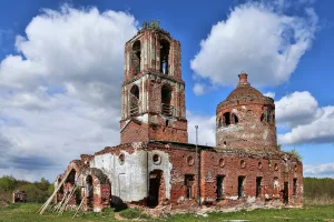 Церковь Казанской иконы Божией Матери с оградой (Ирошниково)