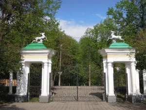 Ворота главного въезда (Валуево)