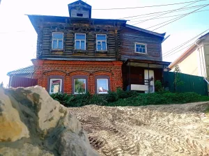улица Красных Зорь 6, Жилой дом