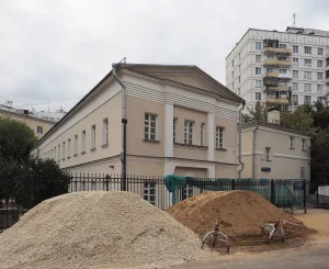 Бауманская улица 36 c2, Флигель западный (во дворе)