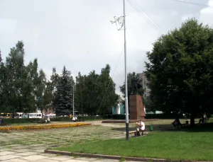 Памятник Черняховскому (Черняховск)