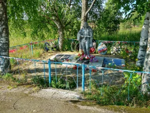 Братская могила воинов, погибших в годы Великой Отечественной войны (Римское)