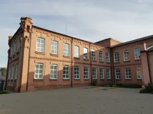 здание коммерческого училища в Уразово