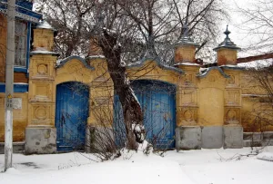 Ограда с воротами (Шадринск)