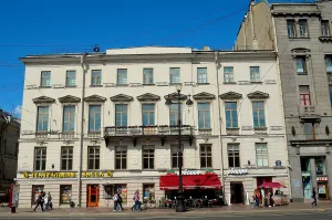 Жилой дом. Здесь жили: в 1823-1832 гг. — государственный деятель М.М. Сперанский, в 1823-1825 гг. — декабрист Г.С. Батеньков, в 1854-1873 гг. — поэт Ф.И. Тютчев