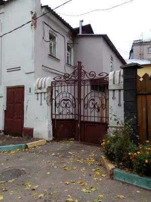 Ворота с коваными решётками (Нижний Новгород)