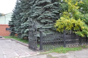 Ограда с воротами (Златоуст)