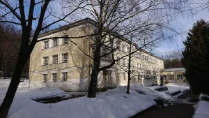 Здание школы-интерната им. В.И. Ленина (Горки Ленинские)