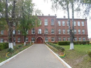 Здание бывшего реального училища, где размещался эвакогоспиталь (1941-1945) (Юрьев-Польский)