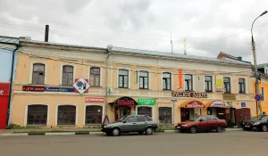 Жилой дом с лавками (Ростов)