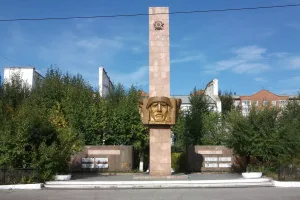 Памятник рабочим и служащим локомотивного депо, погибшим в годы Великой Отечественной войны (Улан-Удэ)