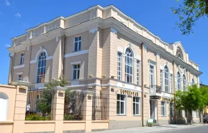 Sankt-Peterburg Hotel (Yevpatoria)