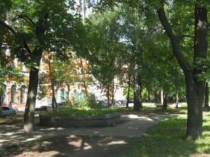 Палисадники у лафетной мастерской (три)