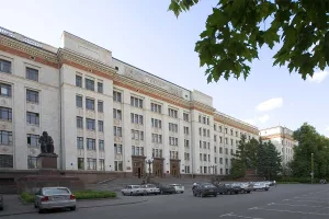 Здание химического факультета МГУ