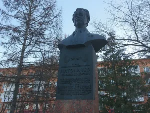Бюст Н.С. Патоличева, дважды героя Социалистического труда (Дзержинск)