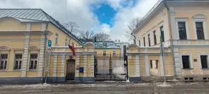 Ограда с пилонами ворот (Басманный)