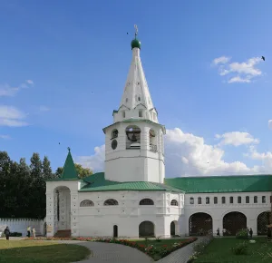 Колокольня Суздальского кремля и дом при ней