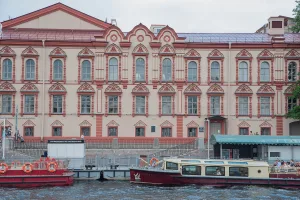 Здание основного русского фонда библиотеки им. В. В. Маяковского