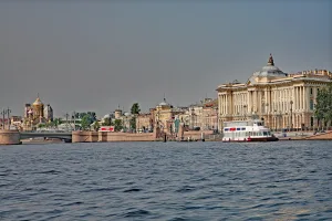 Здание Императорской Академии художеств