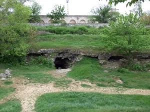 Tunnel warfare memorial site in Istorychny Boulevard
