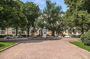 Площадь Ломоносова (Санкт-Петербург)
