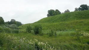 Вал земляной и ров (Белозерск)