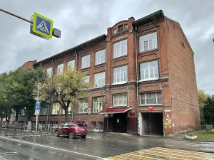 Улица Горького 51, Здание бывшей Екимецкой гимназии