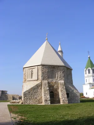 Восточный мавзолей (Никольская церковь, усыпальница)