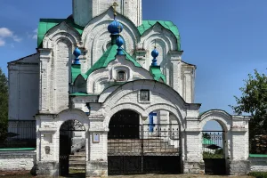 Ограда с двумя воротами (Старые Котлицы)