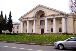 Дом культуры (Ломоносов)