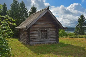 Амбар Ждановой из деревни Шёлтозеро (остров Кижи)