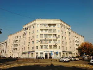 Дом, в котором жили советские писатели С.Я. Маршак и В.М. Бахметьев (Дом коммунальников) (Казань)