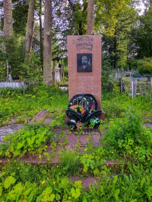 Могила революционера В.А. Вылузгина (Солигалич)