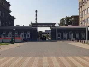 Место, где комсомольцы завода «Красный Октябрь» первыми в Нижне-Волжском крае подняли знамя социалистического соревнования и ударничества (Краснооктябрьский район)