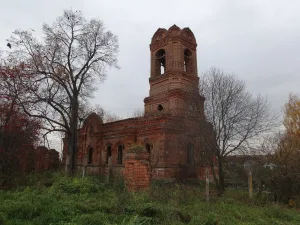Церковь Флора и Лавра с колокольней (Суворотское)