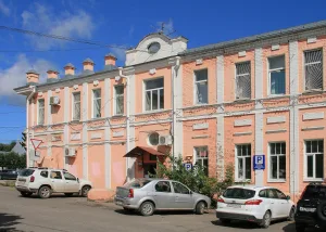 Советская площадь 11, Здание аптеки