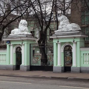 Ограда с воротами (Хамовники)