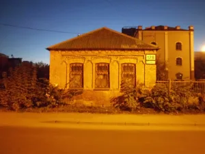 Каменный одноэтажный флигель усадьбы Г.Я. Пчелина (Челябинск)