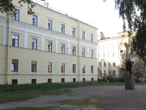 Жилой флигель
