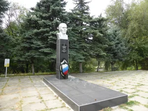 Памятник Герою Советского Союза Т.Н. Подгорному (Невинномысск)