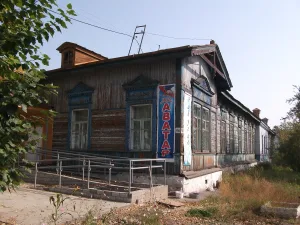 Здание бывшего железнодорожного училища, где в 1905-06 гг. размещался стачечный комитет и штаб рабочей боевой дружины (Улан-Удэ)