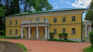 Южный флигель (Горки Ленинские)