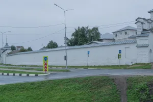 Прясло стены между Святыми воротами с церковью Введения и Водяными воротами (Ярославль)